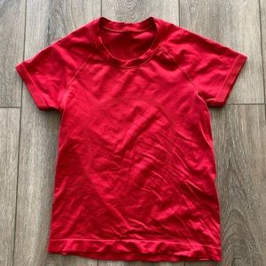 Swiftly Tech ss 2.0 race - lululemon shirt